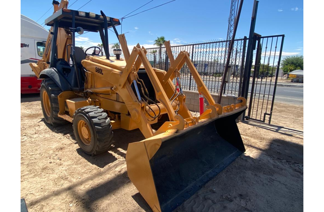 Case 580 L 2000